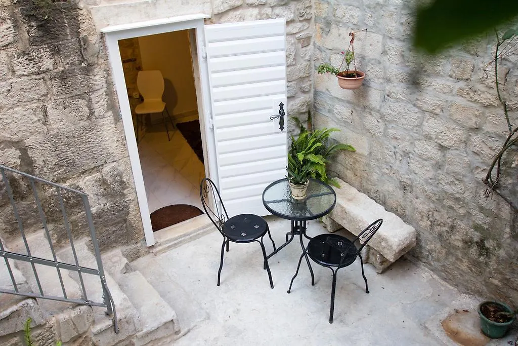 Apartment Toma Trogir Kroatien