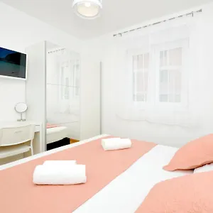 Apartment Town, Trogir